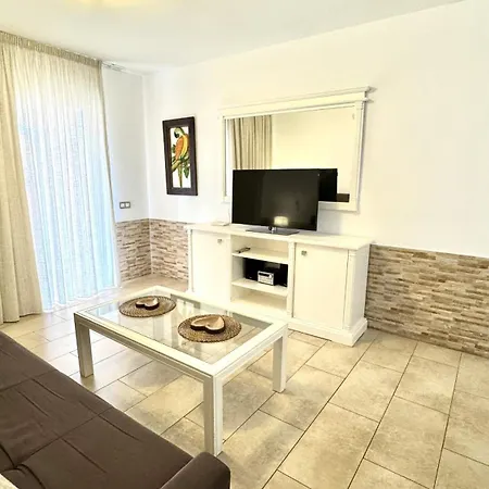 Heated Pool Royal Gardens By Deihu Experiences Appartement